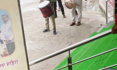 फटाके तो पुरस्कार के थे, मगर फूटे 'तबादले' पर ...!