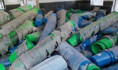 रखे रखे सड़ जाए, मगर जनता को नही देंगे..!