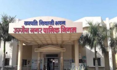 5 पार्षदों पर भारी, 1 भवन अधिकारी ...!