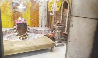 संघ प्रमुख के आने से पहले...टूटा चांदी द्वार....!