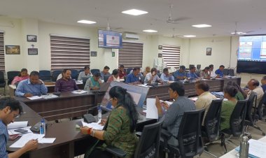 सीलबंद लिफाफा- फोन बाहर- फिर भी टॉपर रही कल्याणी पांडे ...!