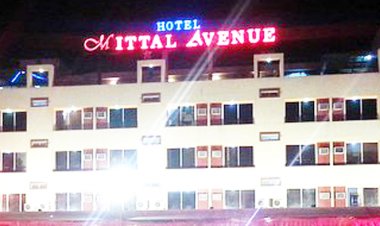 हरित क्षेत्र में बना लिया: गार्डन- गोडाउन- स्विमिंगपूल और काटेज ... ! 