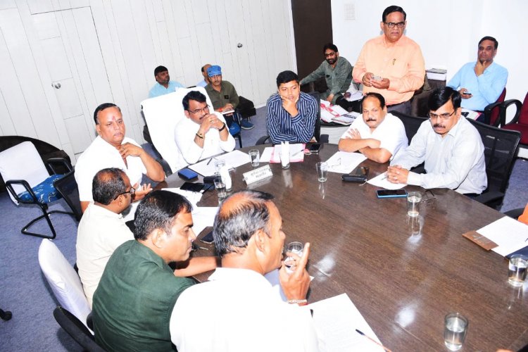 महापौर ने हिम्मत दिखाई: नगर निगम में खुशी छाई ... !