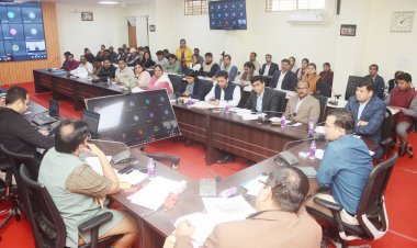 टाइम पास मत कीजिए: काम कीजिए...!