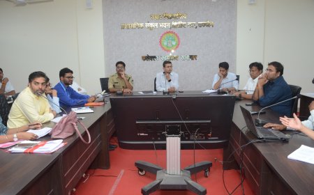 आपदा की बैठक टली और सोमरस की दुकान पर वसूली ...!